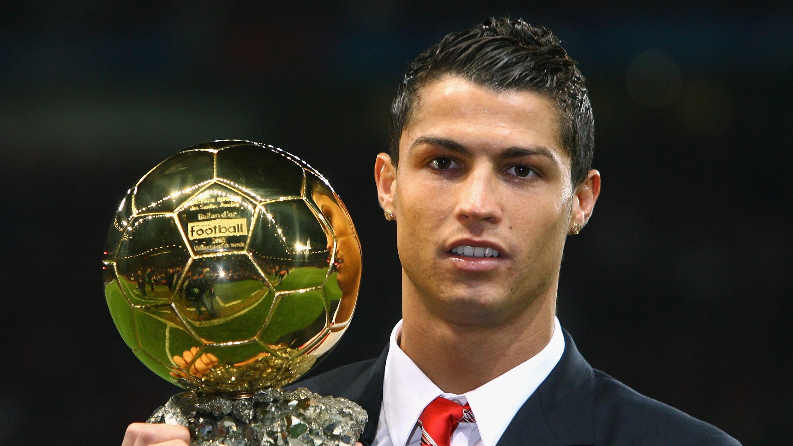 1亿转会费震撼欧冠赛场，尤文多特对决精彩纷呈，尤文转会投入